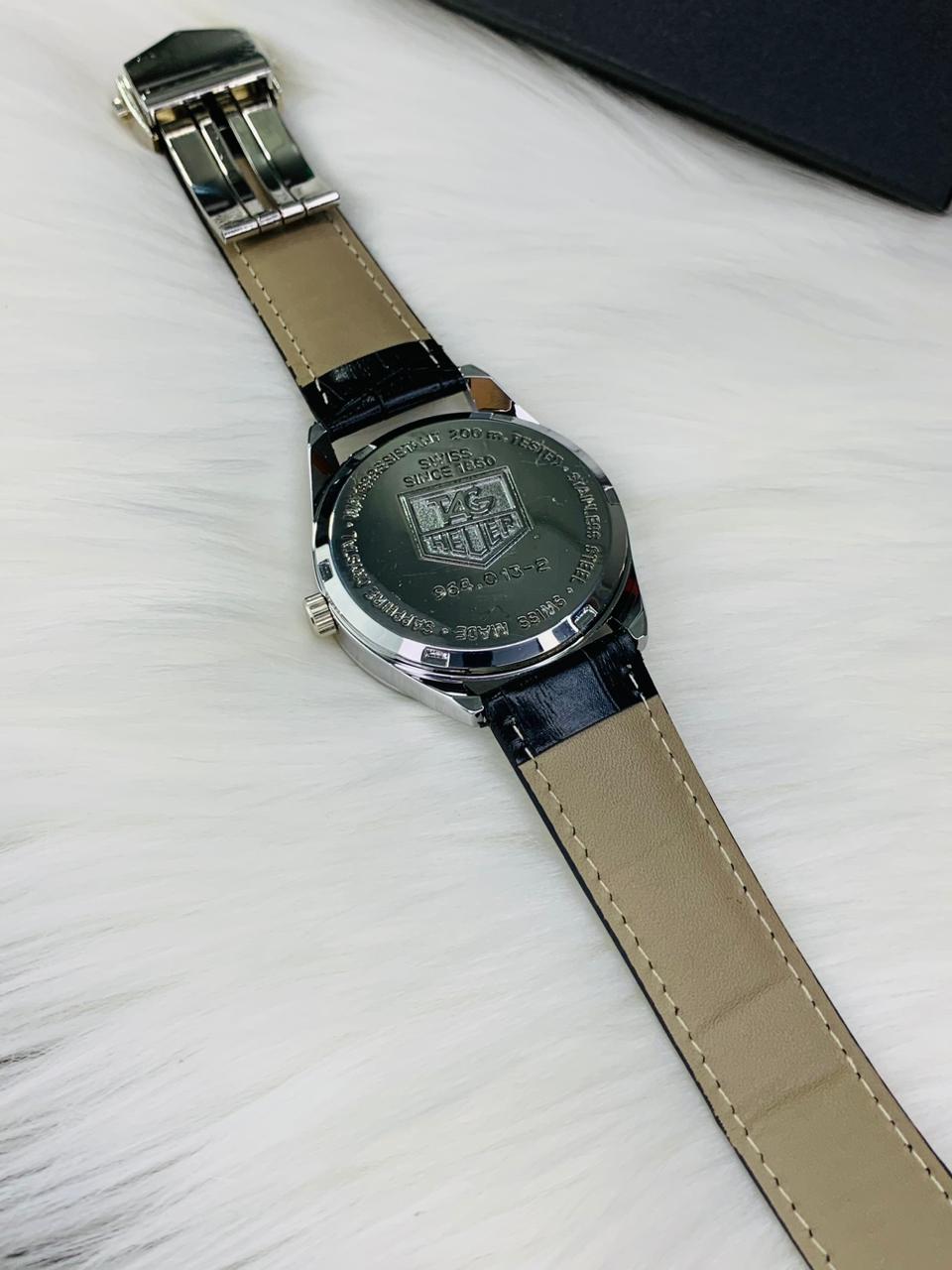 Tag Model With Day & Date Adjustment | Quartz (Black White)