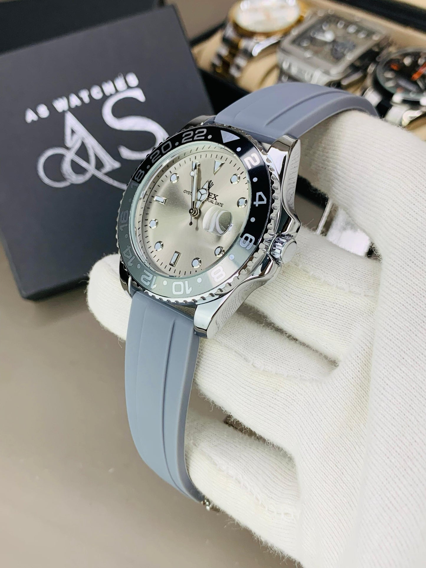 High Quality Straps Watch With Date Adjust | Grey