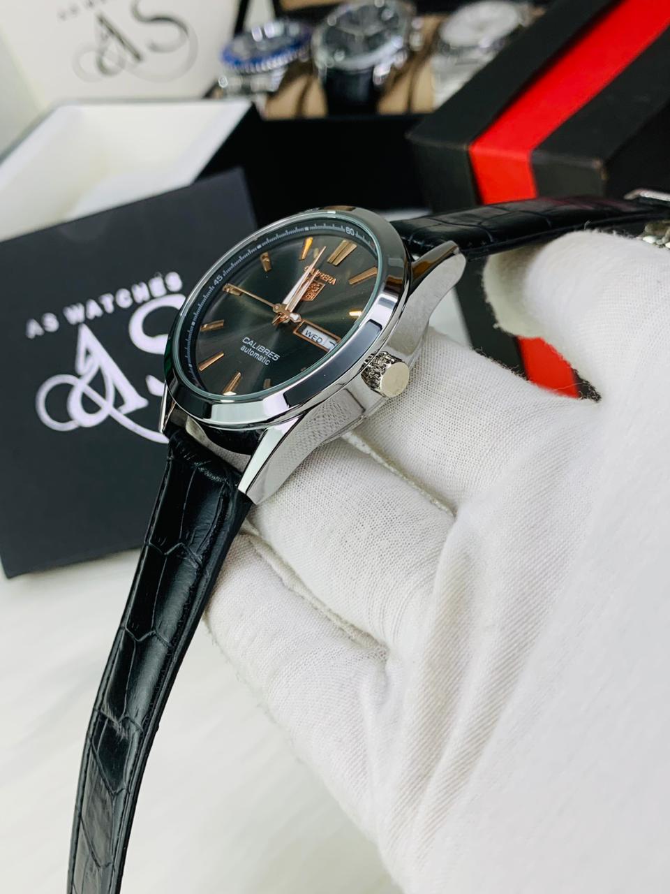 Tag Model With Day & Date Adjustment | Quartz (Full Black)